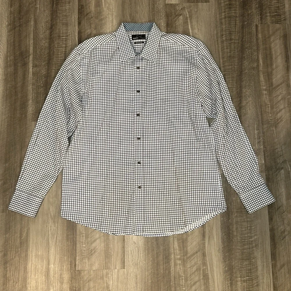 Quieti Long Sleeve Button Down - XL